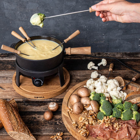 Spicy farmhouse cheese fondue (electric fondue set)